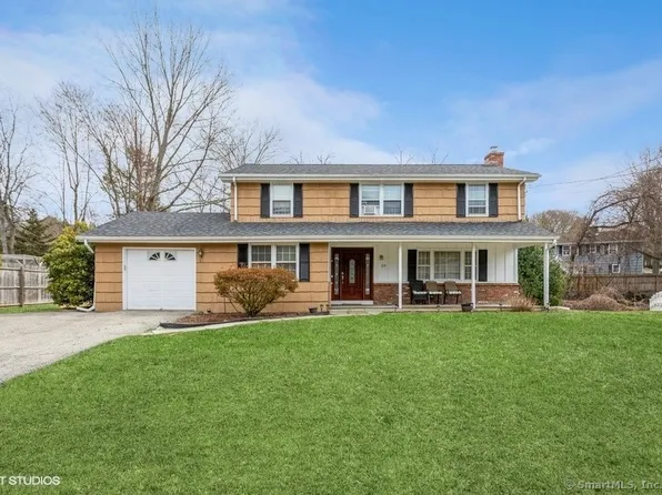 20 Clorinda Court, Stamford, CT 06902