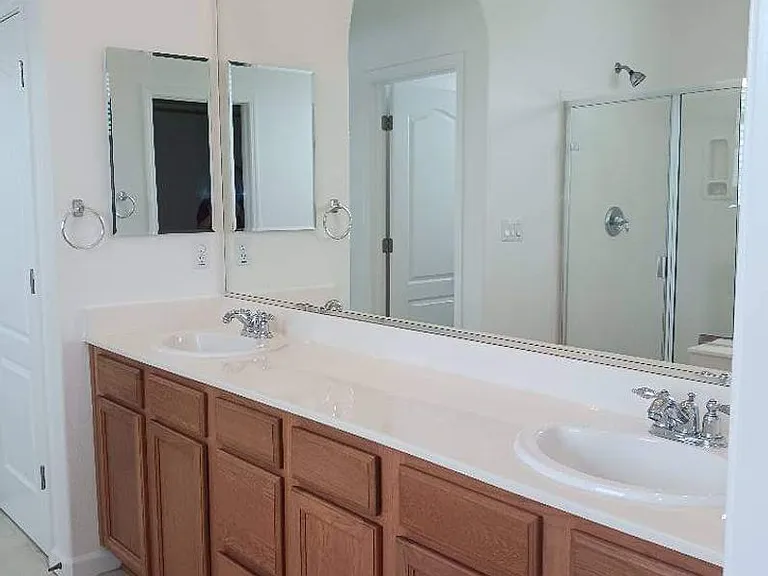 2435 Hanson Dr — Photo 10