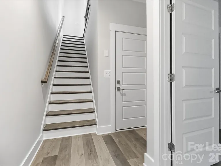 371 S Bruns Ave — Photo 28
