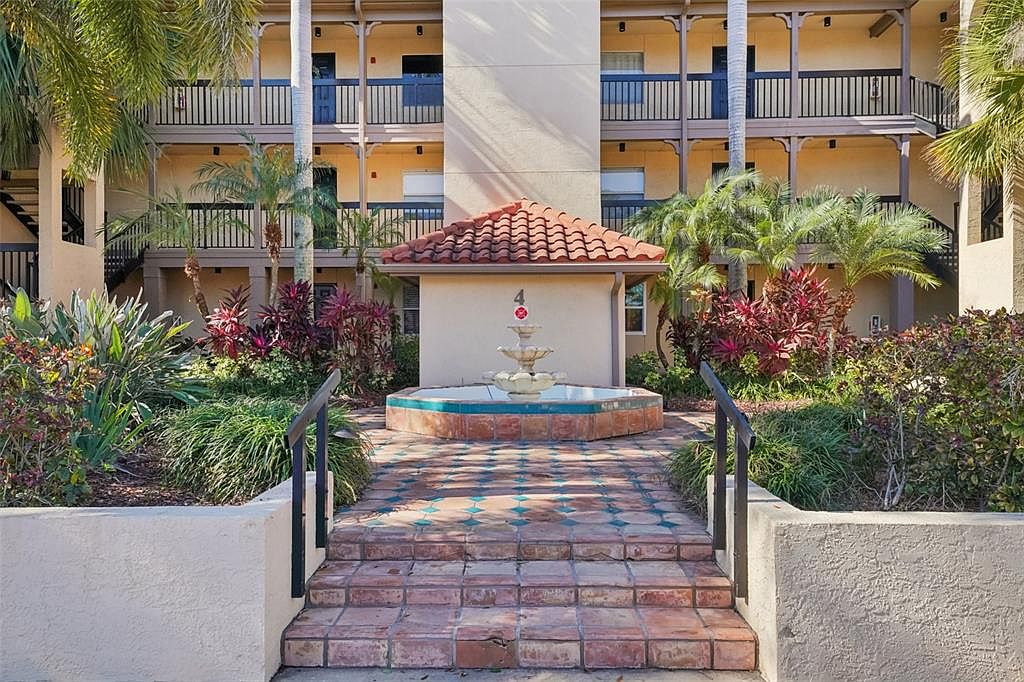 2400 Feather Sound Dr APT 415