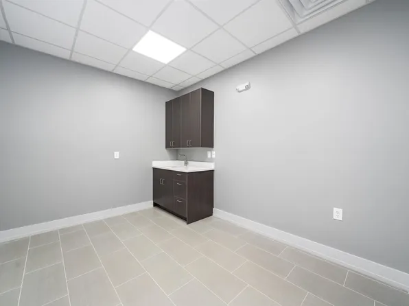 845 Newark Avenue image 13 of 38