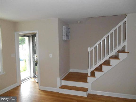 2nd image of 3435B S Stafford St