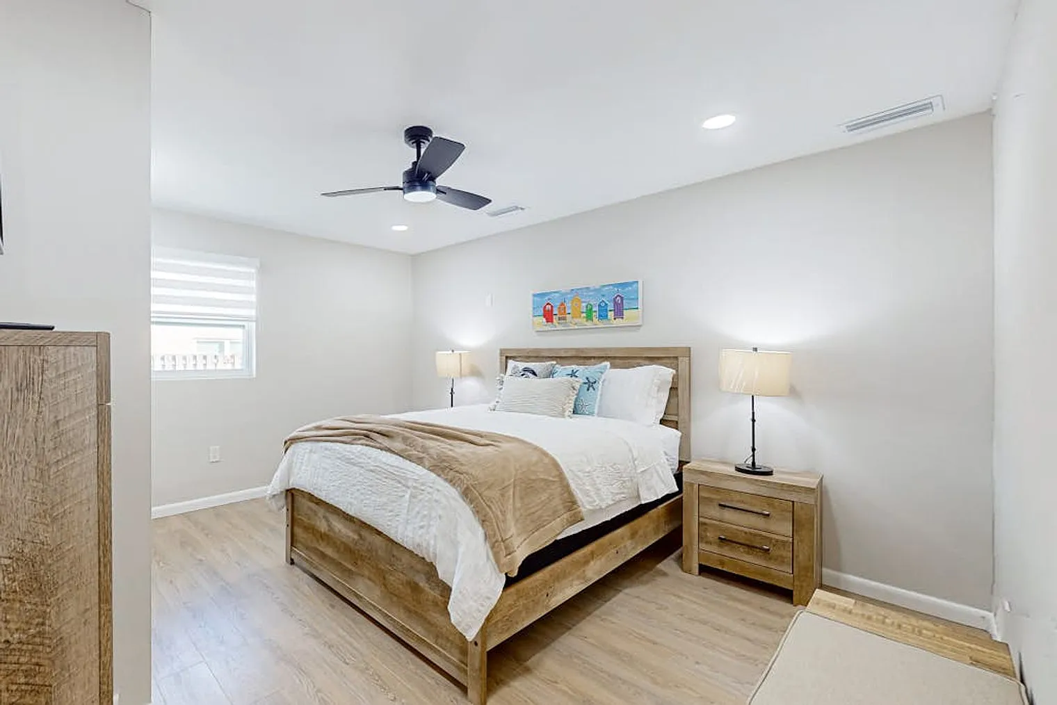3 bed, 2.0 bath, 2303 sqft, $2,978 — Photo 4