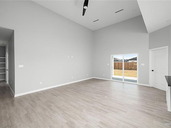 5th image of 1508 Isabella Grace St