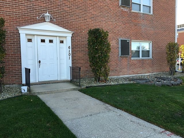 2nd image of 6101 W 94th St APT A6
