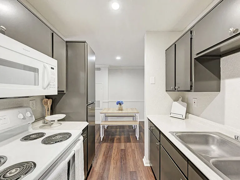 Magnolia Court Apartments — Photo 9