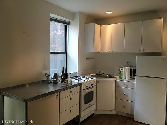 4th image of 50 Macdougal St APT 5