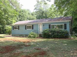 17 Farmer Rd, Hooksett, NH 03106