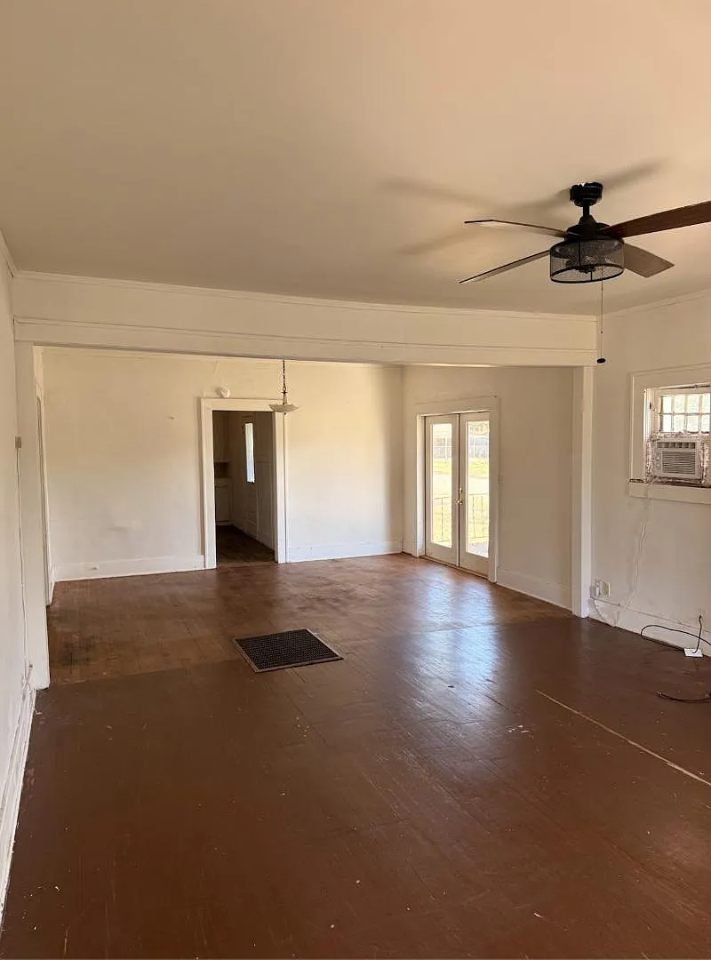 522 E Maple St — Photo 4