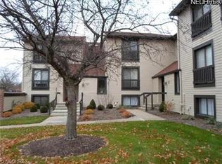 6300 Greenwood Pkwy APT 104, Northfield, OH 44067