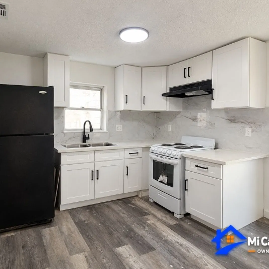 1212 Pine St | 2 Bedrooms in Baytown | Allegiant — Photo 2