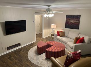 970 Flamingo Dr, Austell, GA 30168