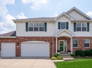 16601 W McDonald Dr, Lockport, IL 60441