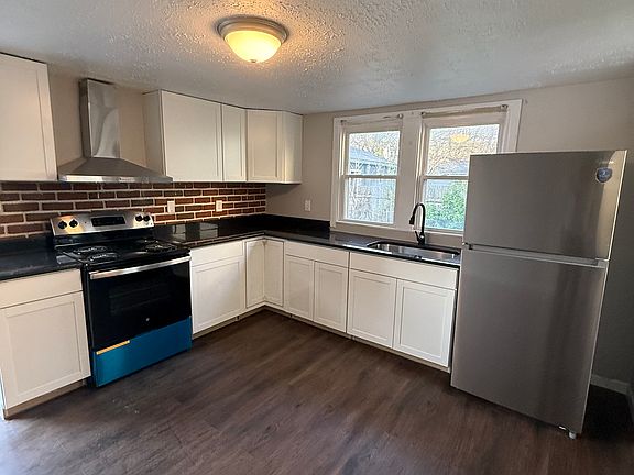 2nd image of 2254 Safford Ave