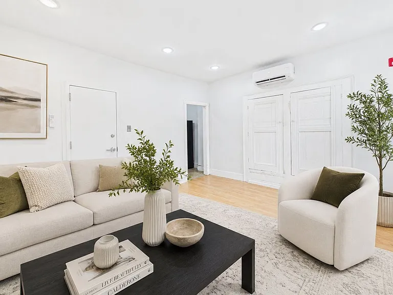2914 Girard Ave — Photo 2