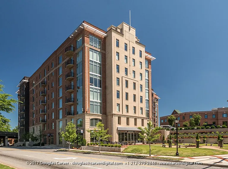 Rivers Edge Apartments — Photo 28