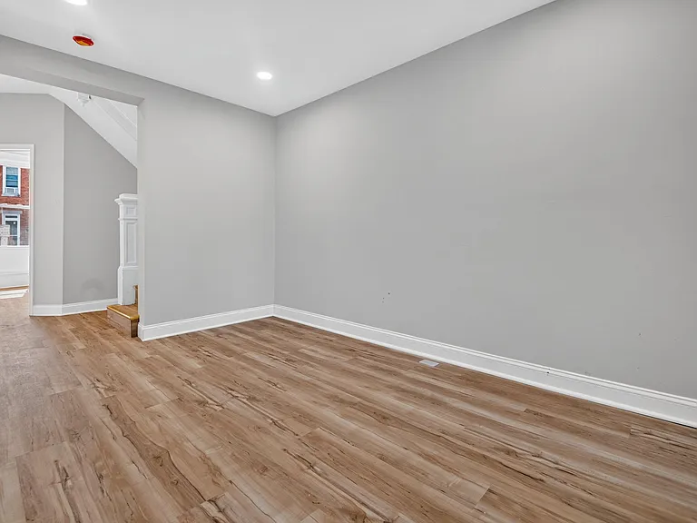 512 Sanford Pl — Photo 11