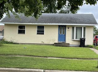 2042 Meridith Dr, Beloit, WI 53511