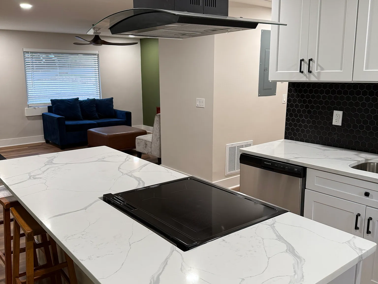 2 bed, 1000 sqft, $2,500 — Photo 3