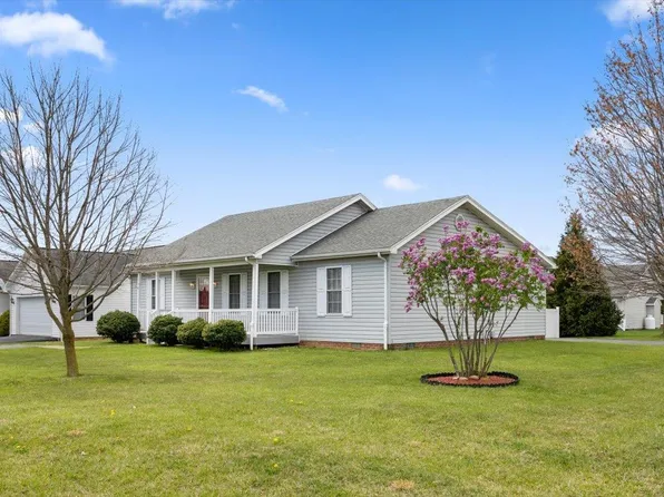 101 S Foxhall Ln, Weyers Cave, VA 24486