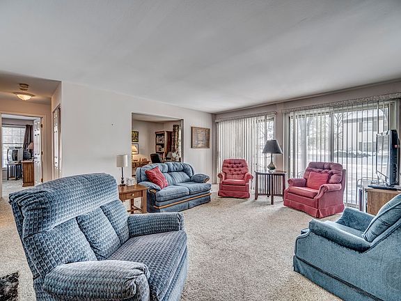 4th image of 42 Plymouth Ct APT 101A