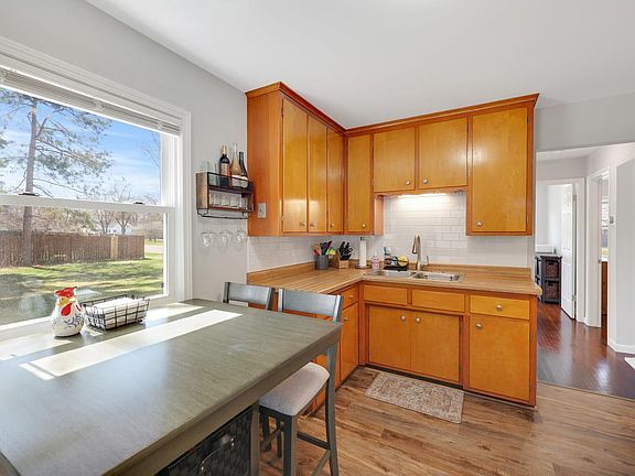 4th image of 150 93rd Ave NE