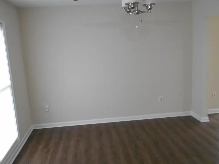 1905 Aircraft Ct — Photo 8