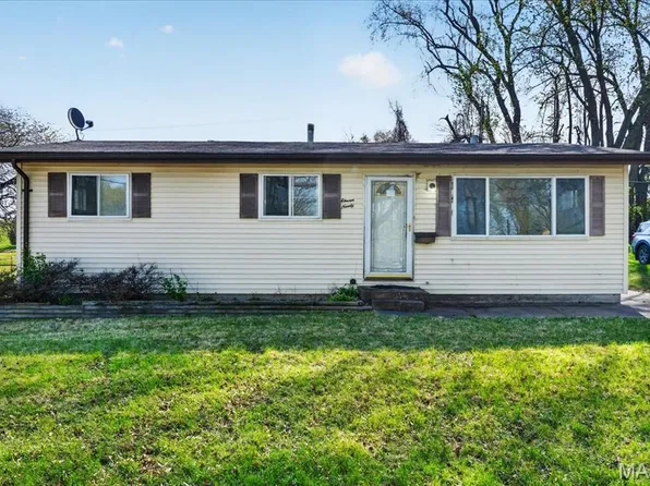 1190 Carmona Dr, Florissant, MO 63033