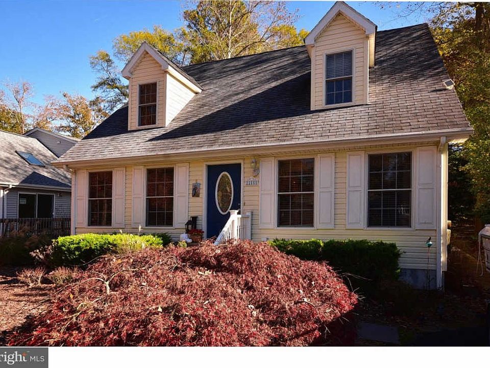 1st image of 22855 Holly Way E