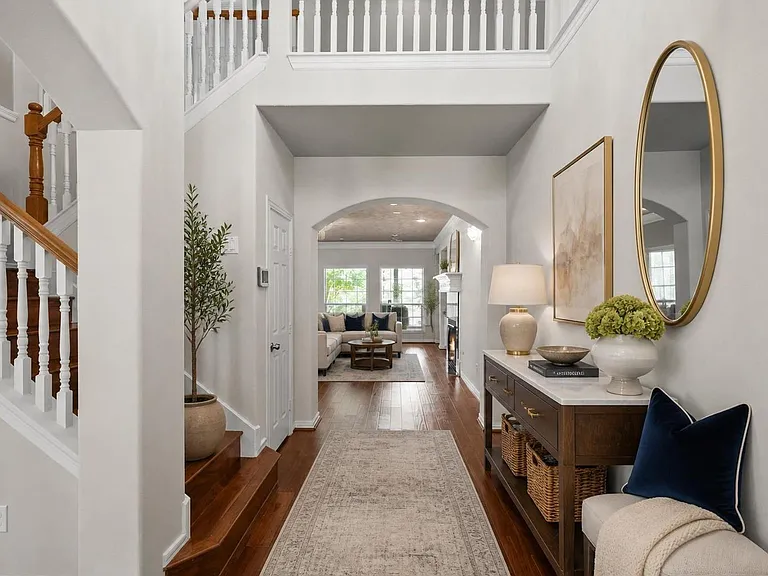 5526 Darschelle Dr — Photo 10