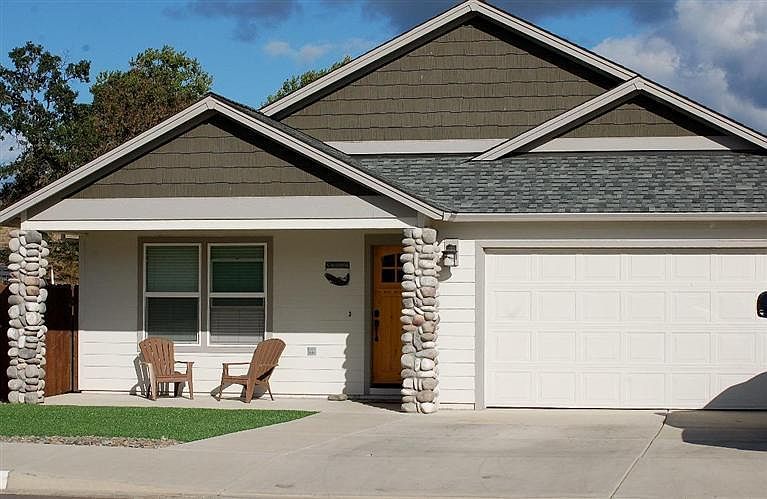 1st image of 498 Sienna Hills Dr