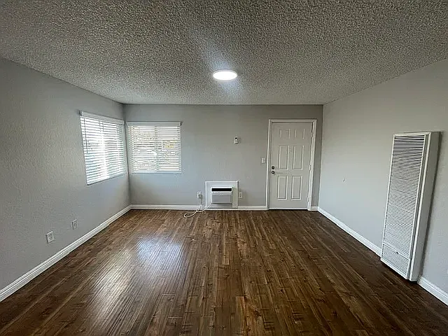 Studio, 400 sqft, $1,525 — Photo 4