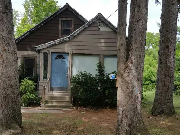 2440 Shirley Dr, Jackson, MI 49202
