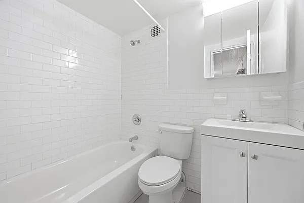 Bathroom, photo 3