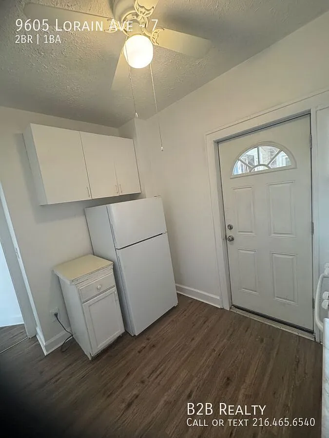 Spacious Two-Bedroom Unit in a Charming Multifamily Property Available Now! — Photo 4