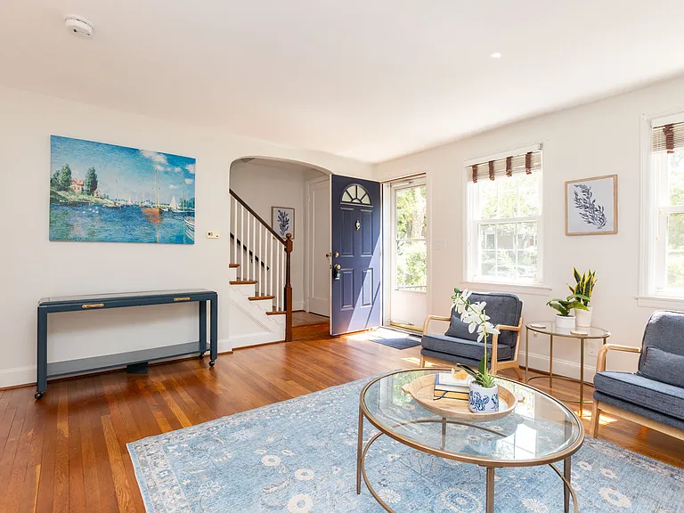 138 Murdock Rd — Photo 3