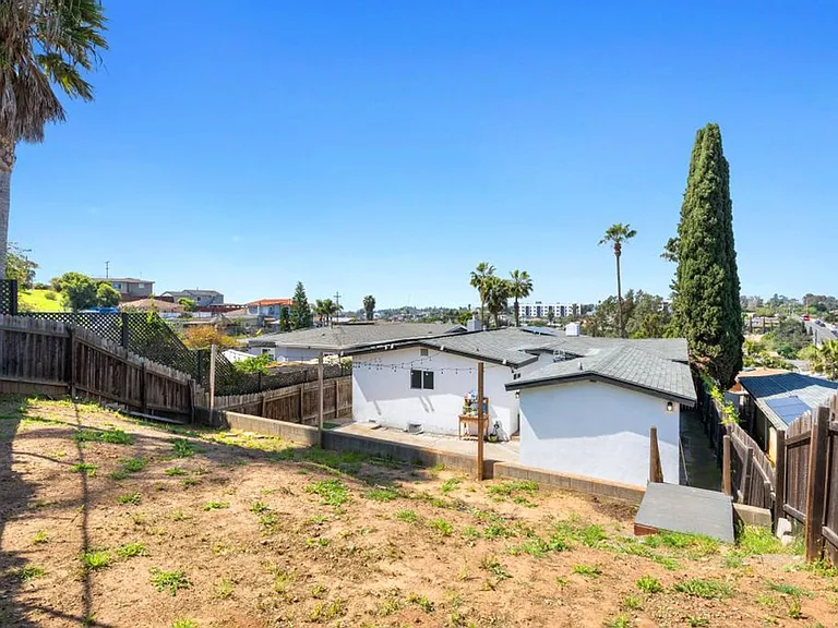 1007 Winston Dr — Photo 30