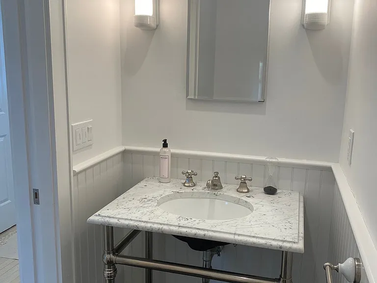 152 Ferry Rd — Photo 10