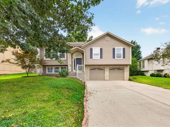 524 NE Topaz Dr, Lees Summit, MO 64086