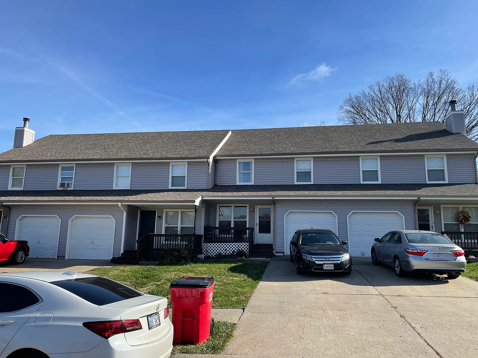 3 bed, 1.5 bath, 1295 sqft, $1,325 — Photo 1