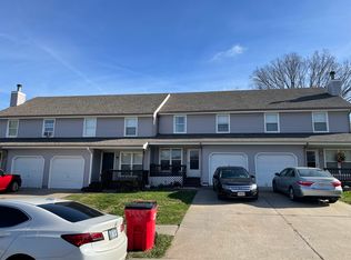 1105 SE Prairie Ln APT D, Oak Grove, MO 64075