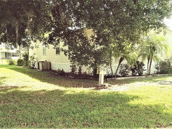 4th image of 930 Yacht Club Way