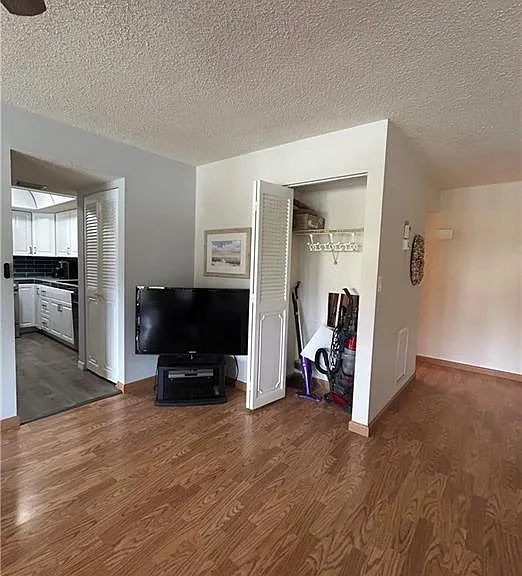 5479 Peppertree Dr #E13 — Photo 8