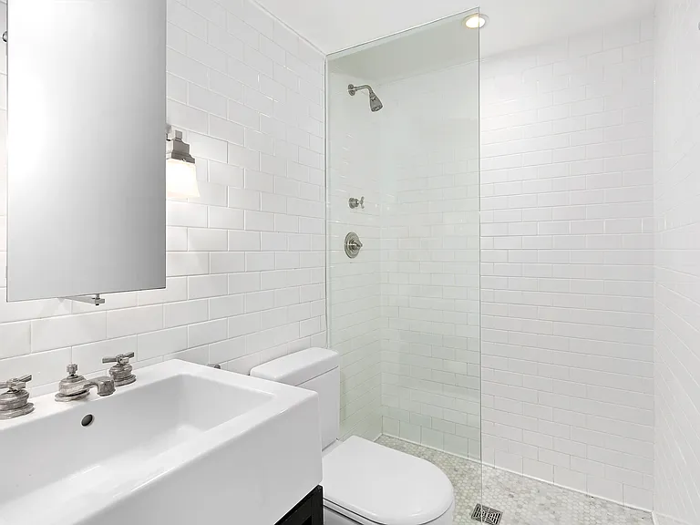 468 W 23rd St #5R — Photo 7