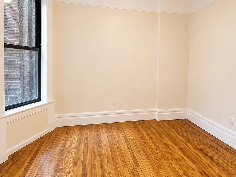 524 W 123rd St #4W — Photo 4