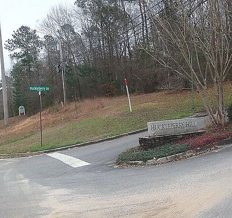 Huckleberry Ln from St Hwy170