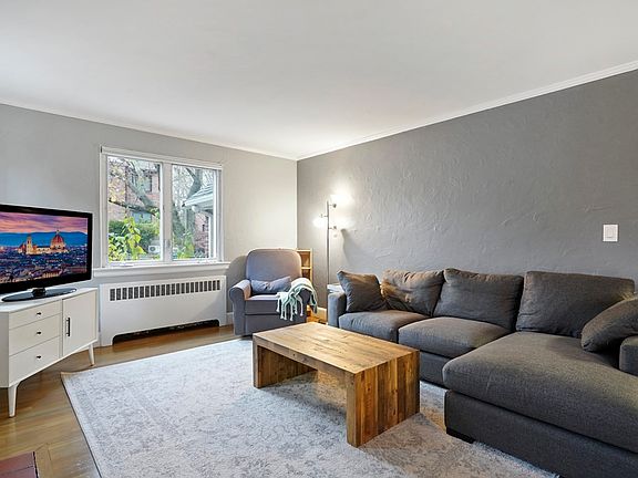 3rd image of 60 Gardner Rd #1