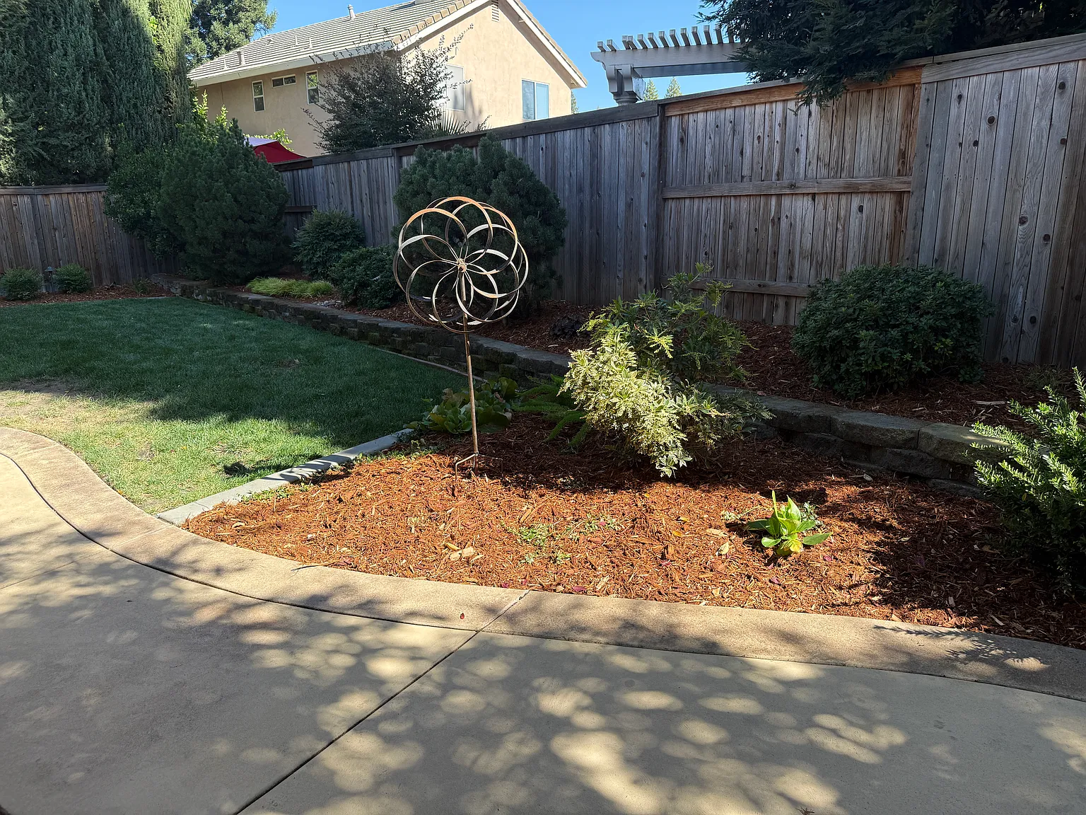 4 bed, 2.5 bath, 2447 sqft, $3,500 — Photo 2