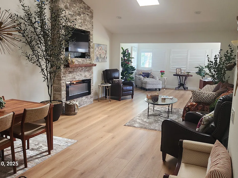 9158 Village 9