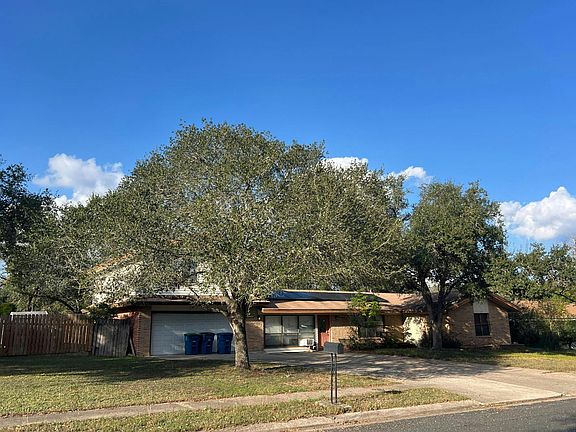 3rd image of 1407 Robin Ln